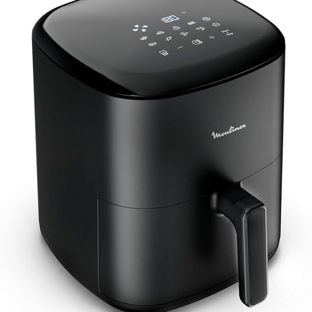 Freidora Moulinex Easy Fry Max 5L cocinando para 6 personas con panel digital y recetario